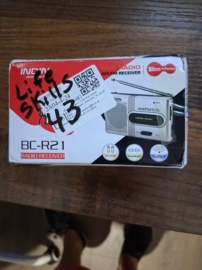 NDI BC-R21 Portable AM/FM Radio Receiver - White and Red Box Indin
